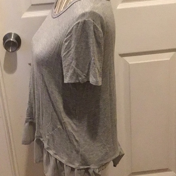 Marled Reunited Clothing Ruffle Bottom Top Size Small - Picture 2 of 4